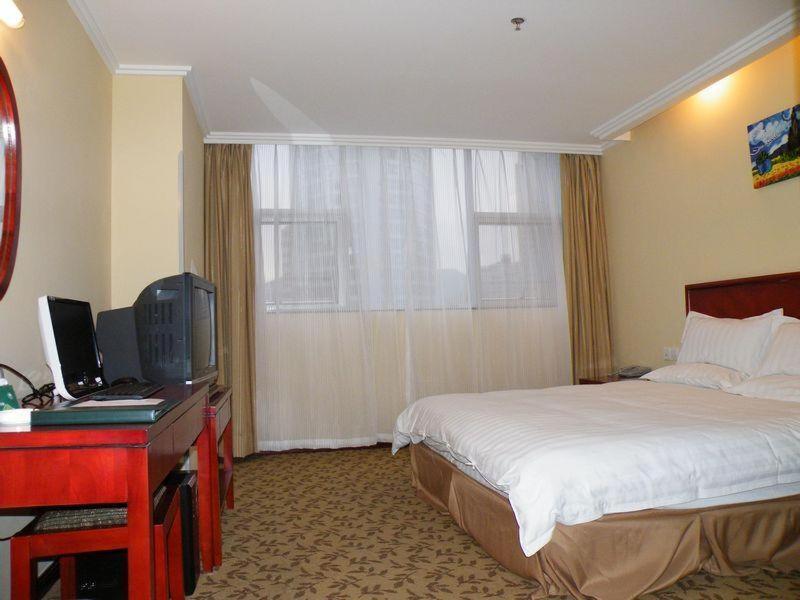 Greentree Inn Guiyang Penshuichi Business Hotel Room photo
