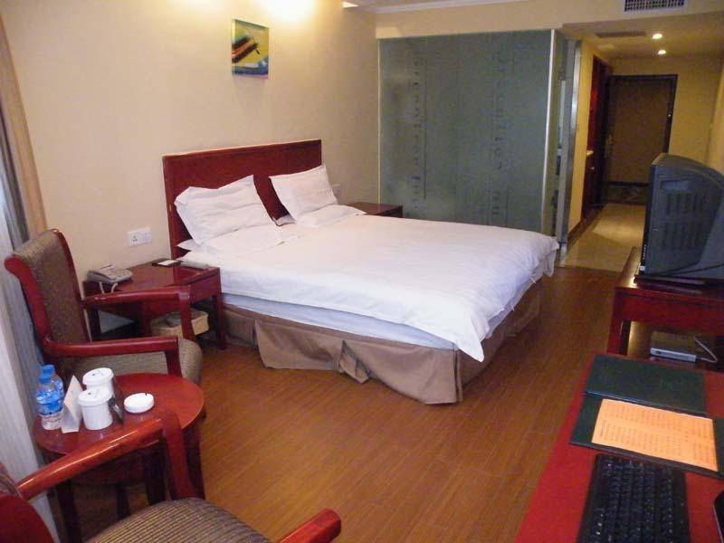 Greentree Inn Guiyang Penshuichi Business Hotel Room photo