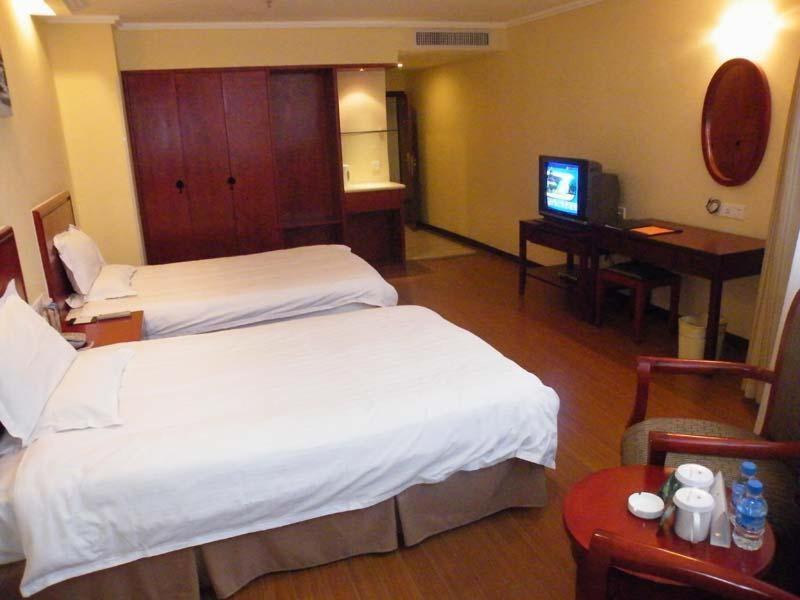 Greentree Inn Guiyang Penshuichi Business Hotel Room photo